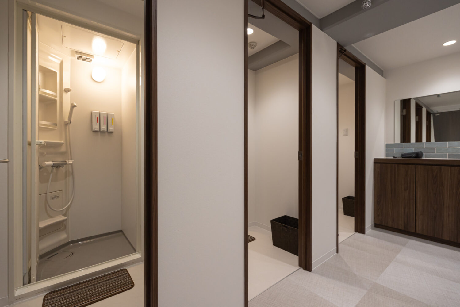 シャワールーム